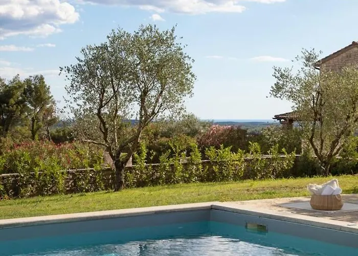 Rustic Rubus & Sylbum With A Pool Sveti Lovreč Pazenatički