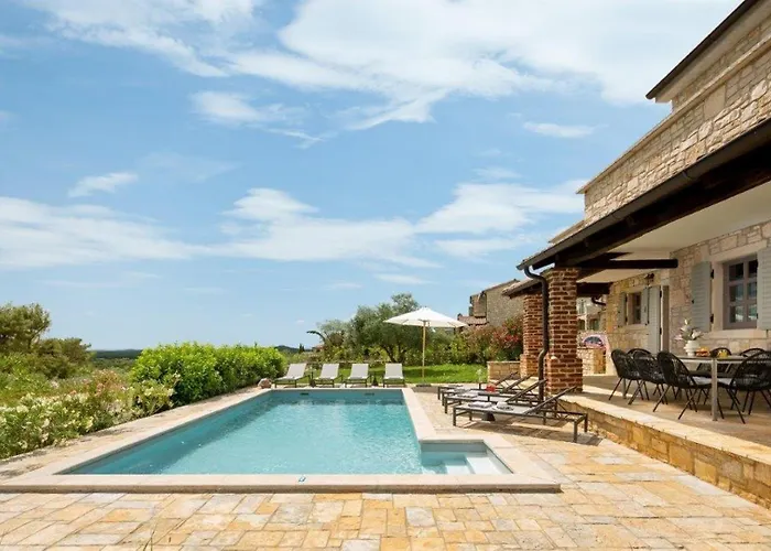 Rustic Rubus & Sylbum With A Pool Villa