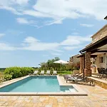 Rustic Rubus & Sylbum With A Pool Vila