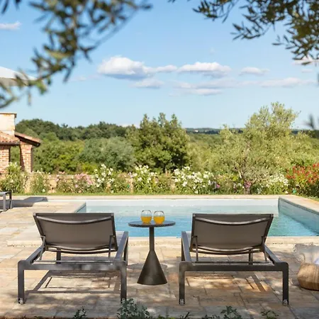 Rustic Rubus & Sylbum With A Pool Вилла